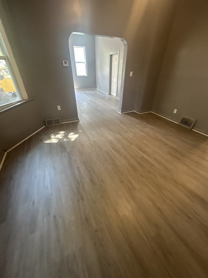 2179 W 83rd St #REAR - Photo 7 of 25