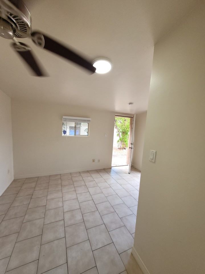 3139 East Glenrosa Avenue #2 - Photo 4 of 20