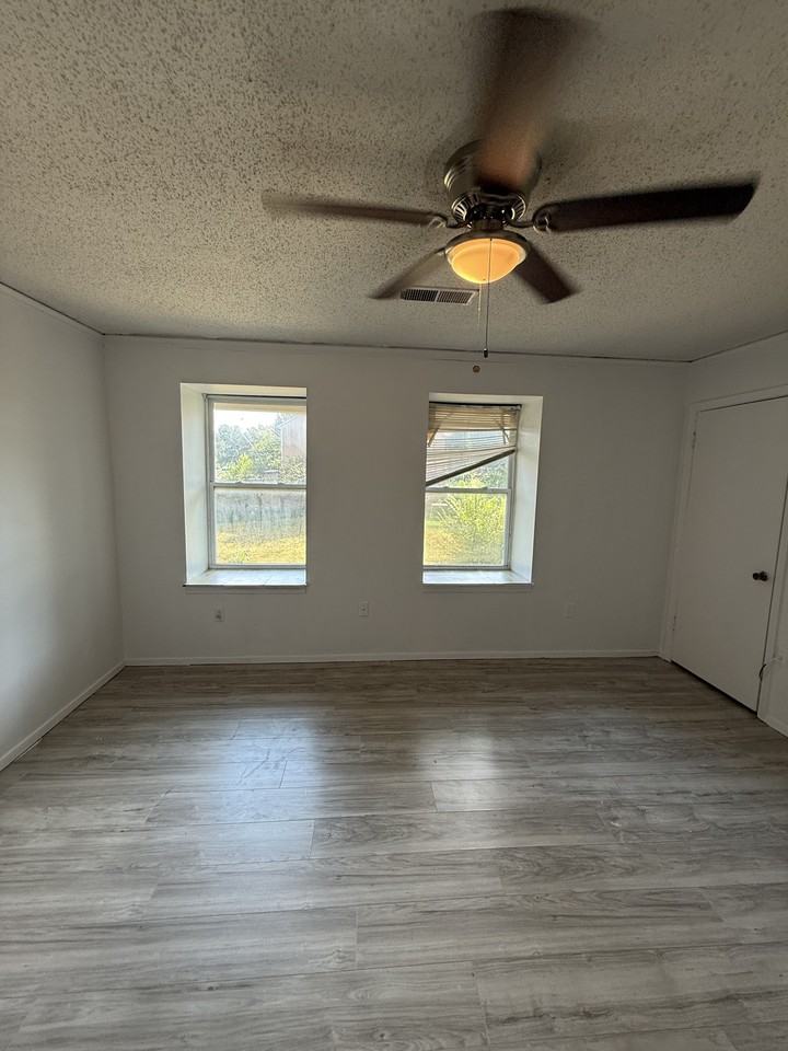 4860 Chesterwood Drive #1 - Photo 3 of 30