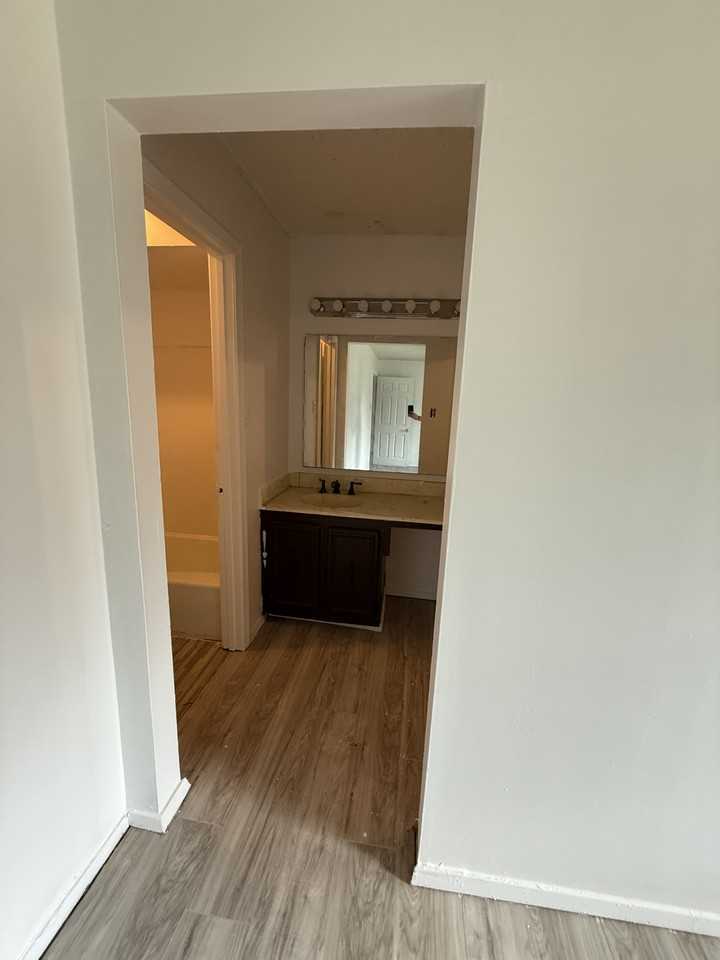 4860 Chesterwood Drive #1 - Photo 5 of 30