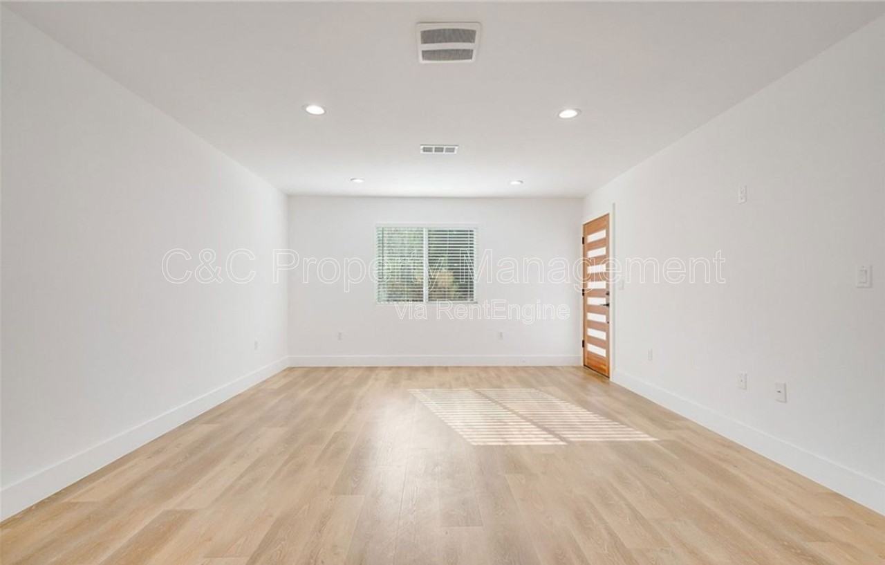 17029 Janison Drive - Photo 4 of 12