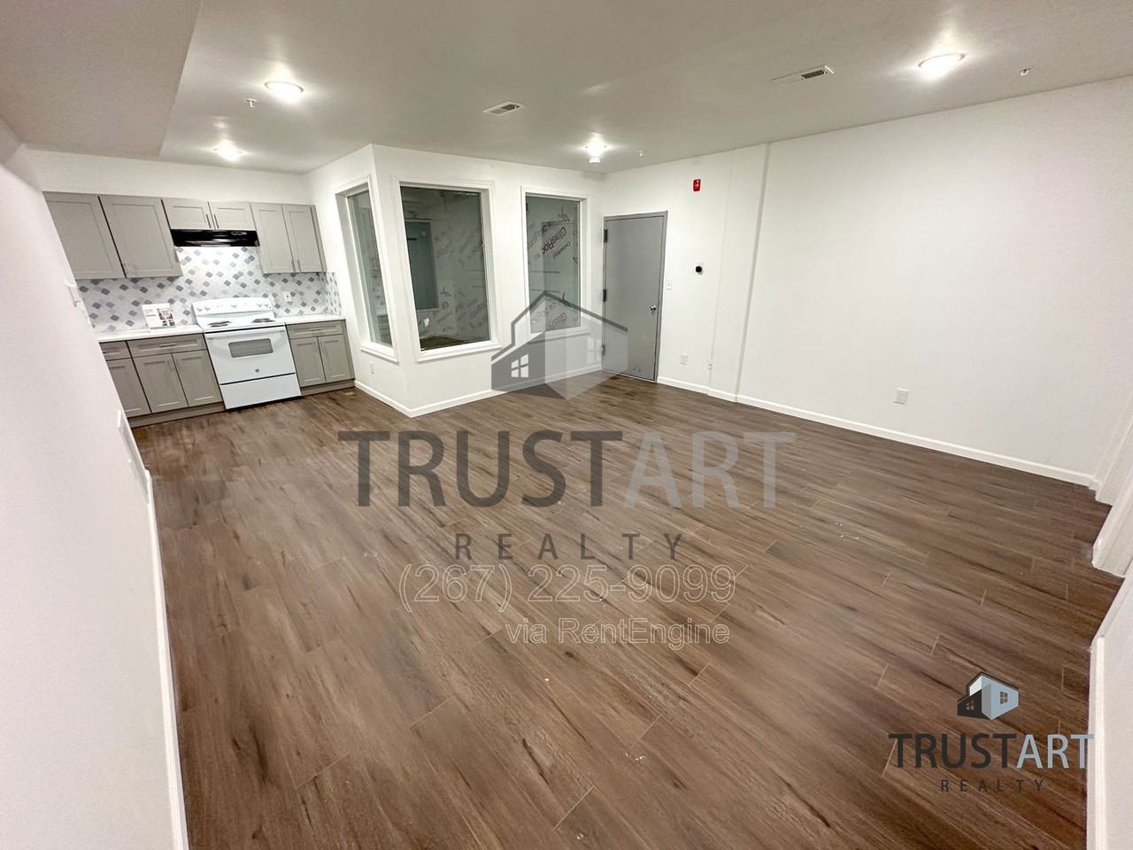 2317 N 15th St #3 - Photo 3 of 13