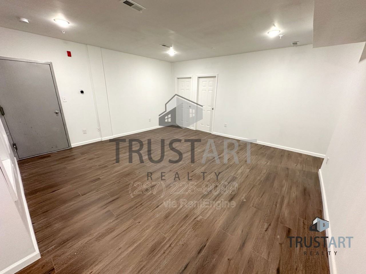 2317 N 15th St #3 - Photo 5 of 13