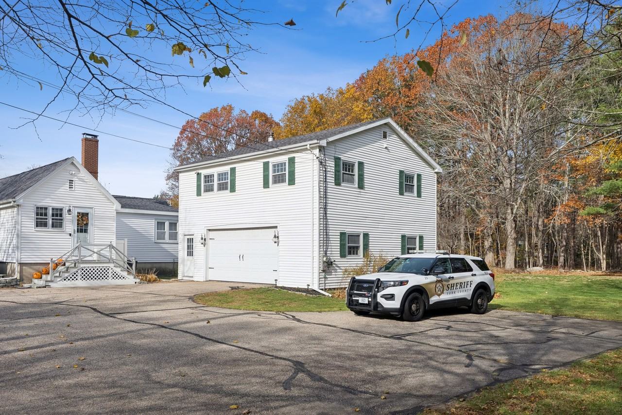 1087 Littlefield Rd - Photo 3 of 28