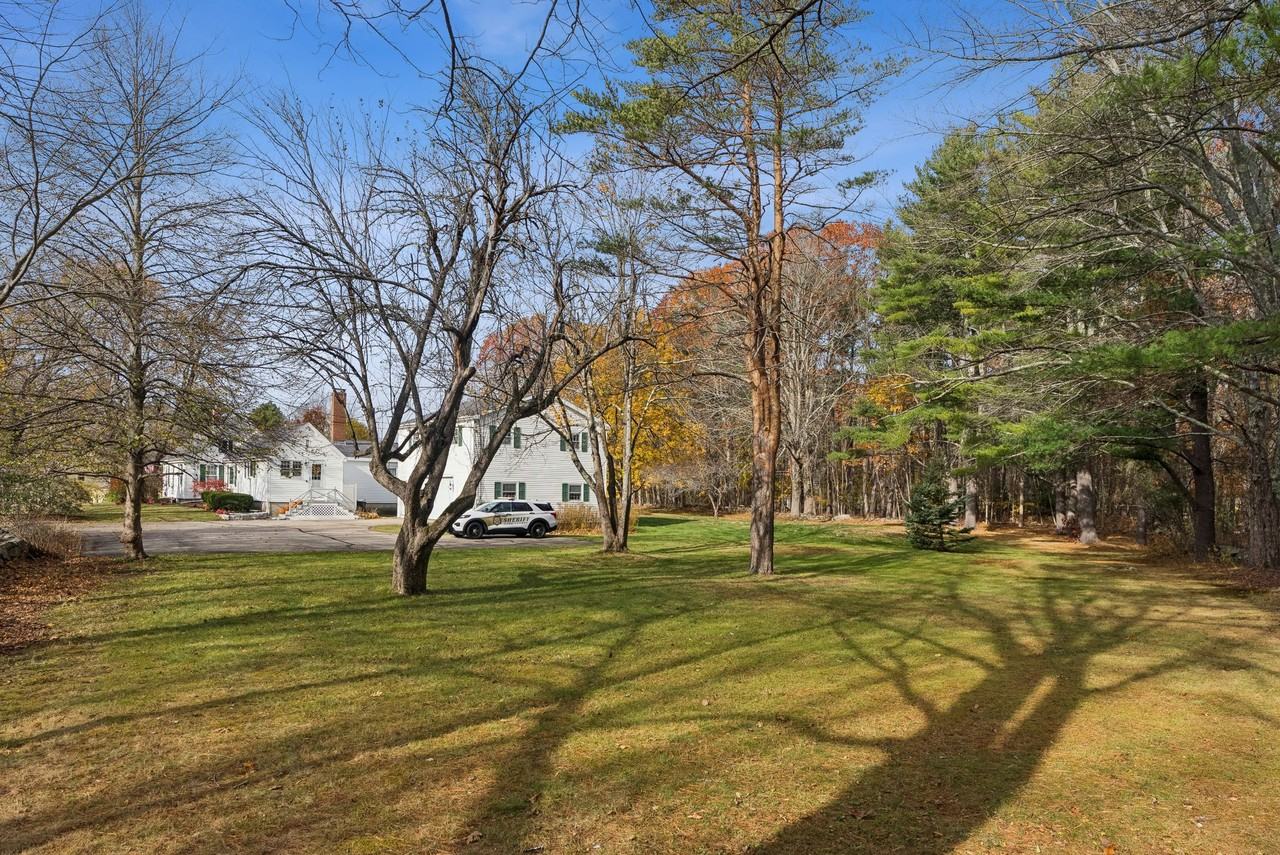 1087 Littlefield Rd - Photo 4 of 28