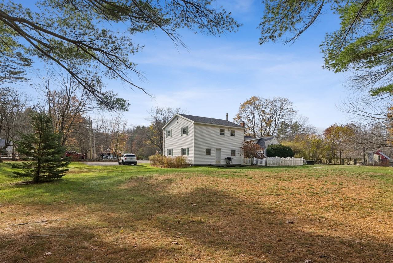 1087 Littlefield Rd - Photo 5 of 28