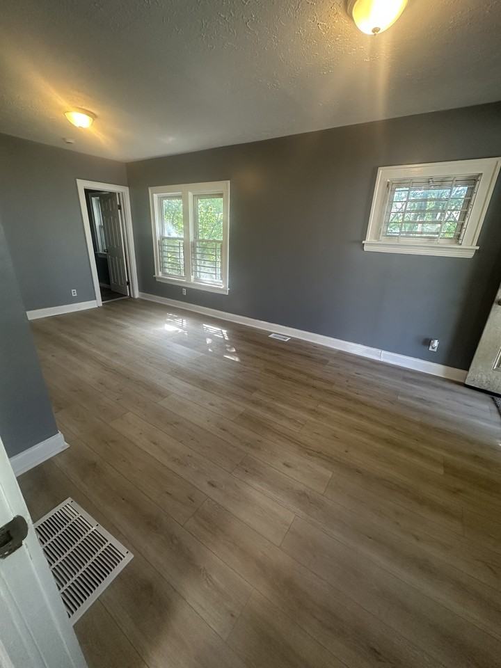 10404 Grandview Ave #1 - Photo 4 of 22