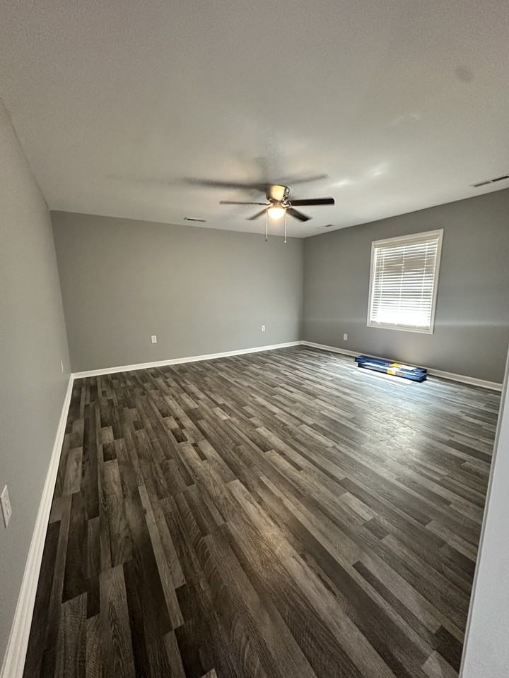 208 E 17th St #1 - Photo 3 of 13