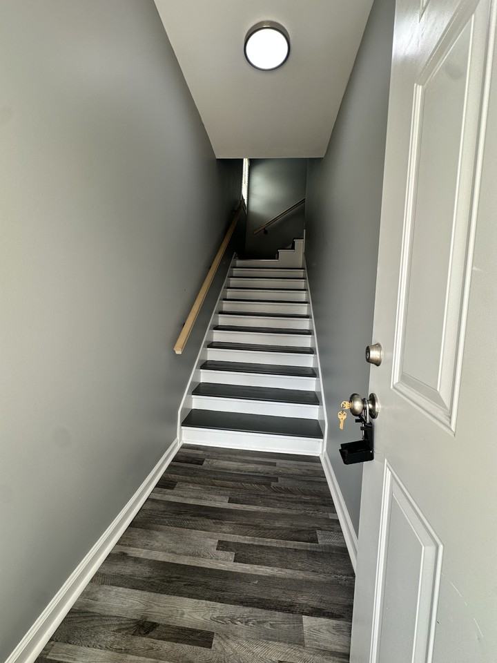 208 E 17th St #1 - Photo 4 of 13