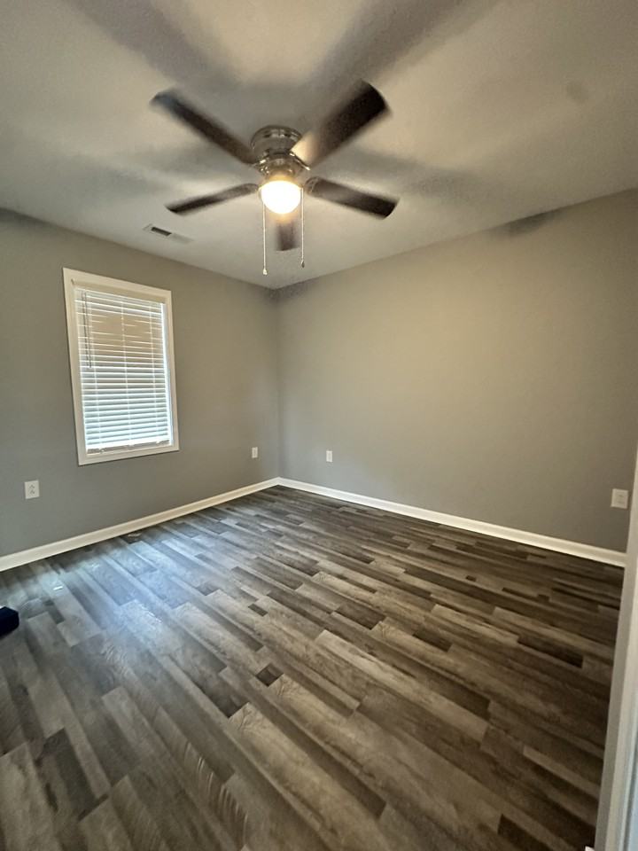 208 E 17th St #1 - Photo 6 of 13