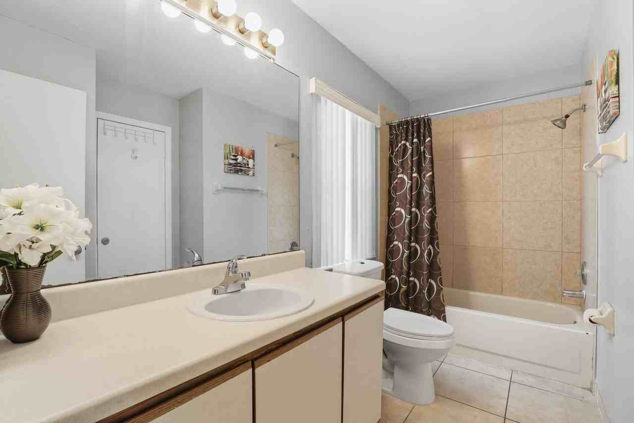 1031 Apopka Woods Ln #1 - Photo 6 of 20