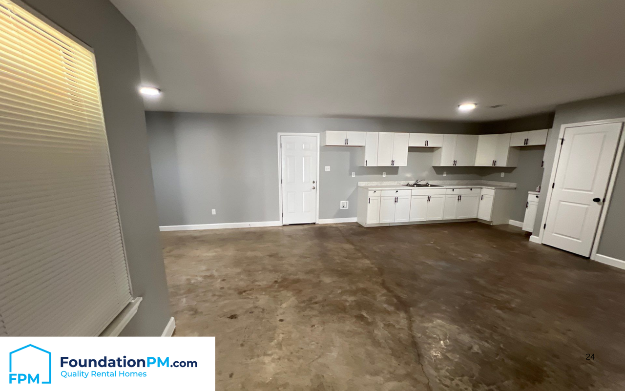 1273 Englewood St #1 - Photo 5 of 19