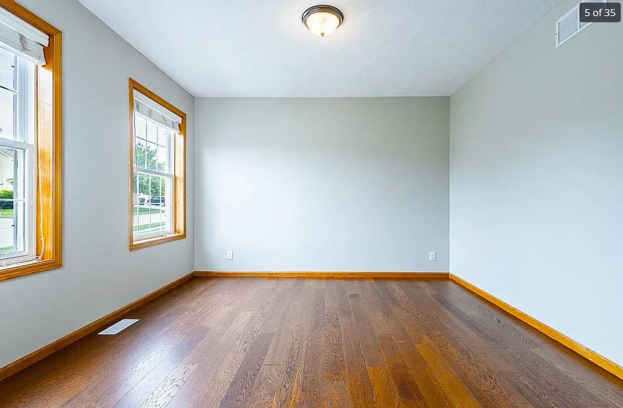 21111 Schofield Dr - Photo 3 of 32