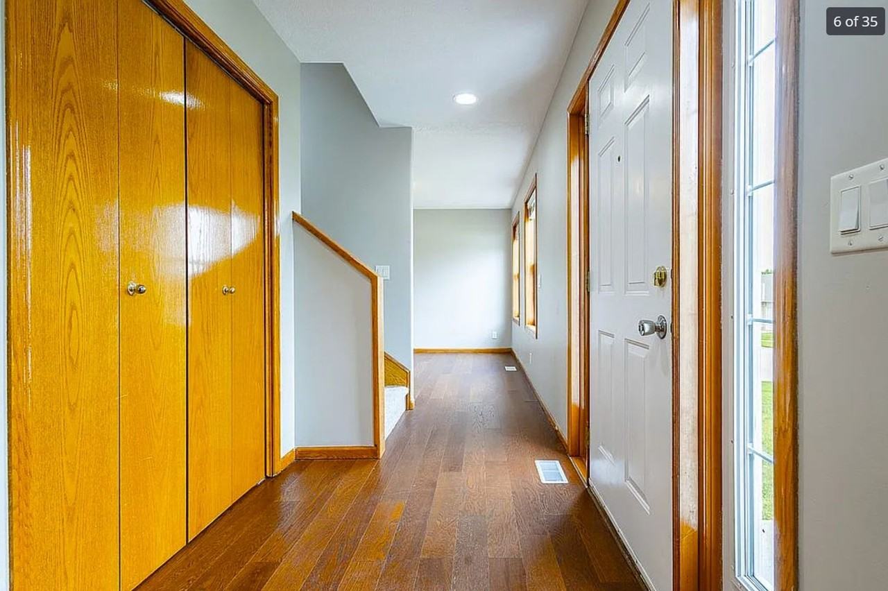 21111 Schofield Dr - Photo 4 of 32