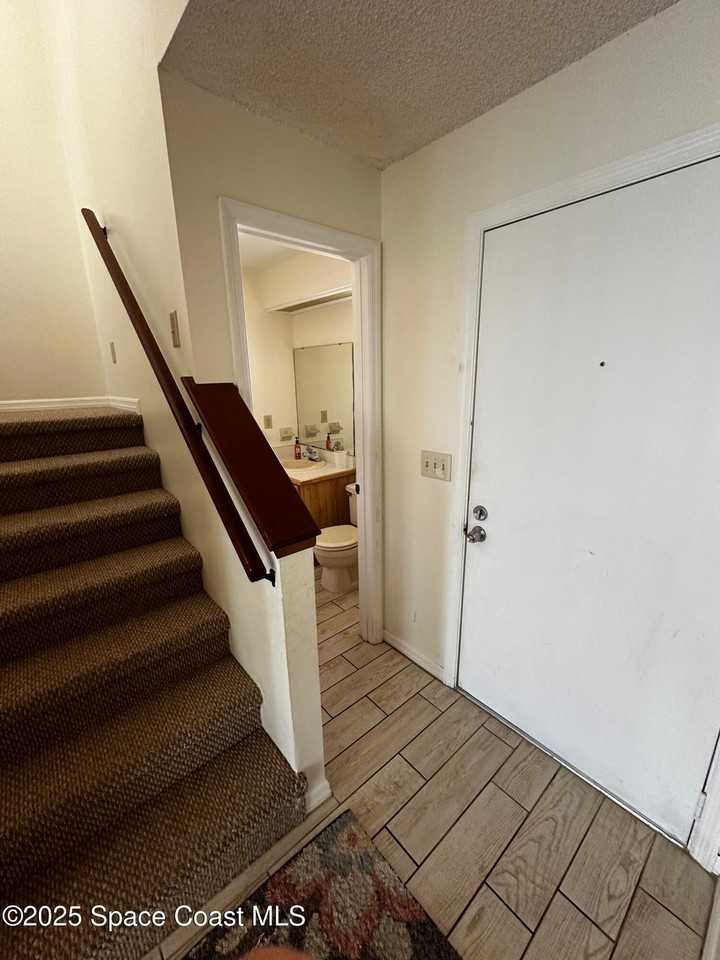 2710 Park Place Boulevard #1 - Photo 4 of 6