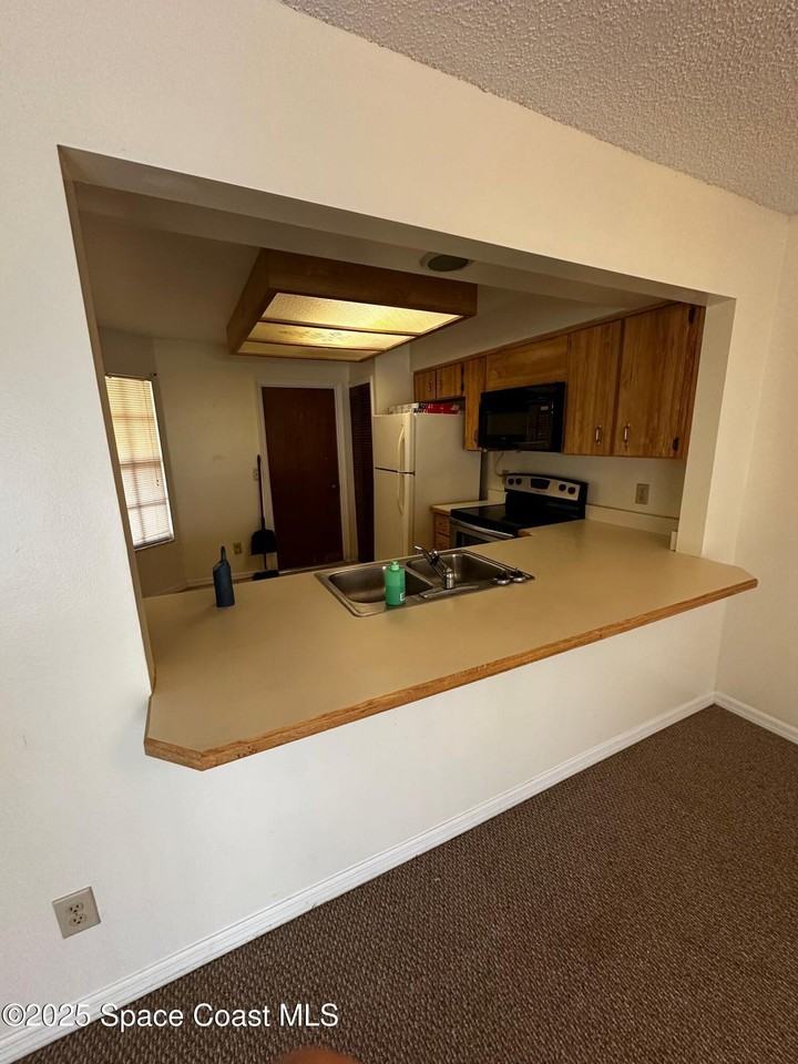 2710 Park Place Boulevard #1 - Photo 5 of 6