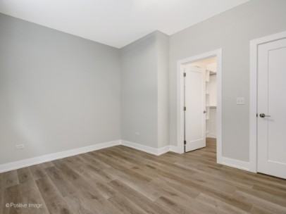 3954 S Indiana Ave #3954-1R - Photo 4 of 12