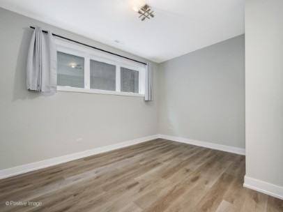 3954 S Indiana Ave #3954-1R - Photo 7 of 12