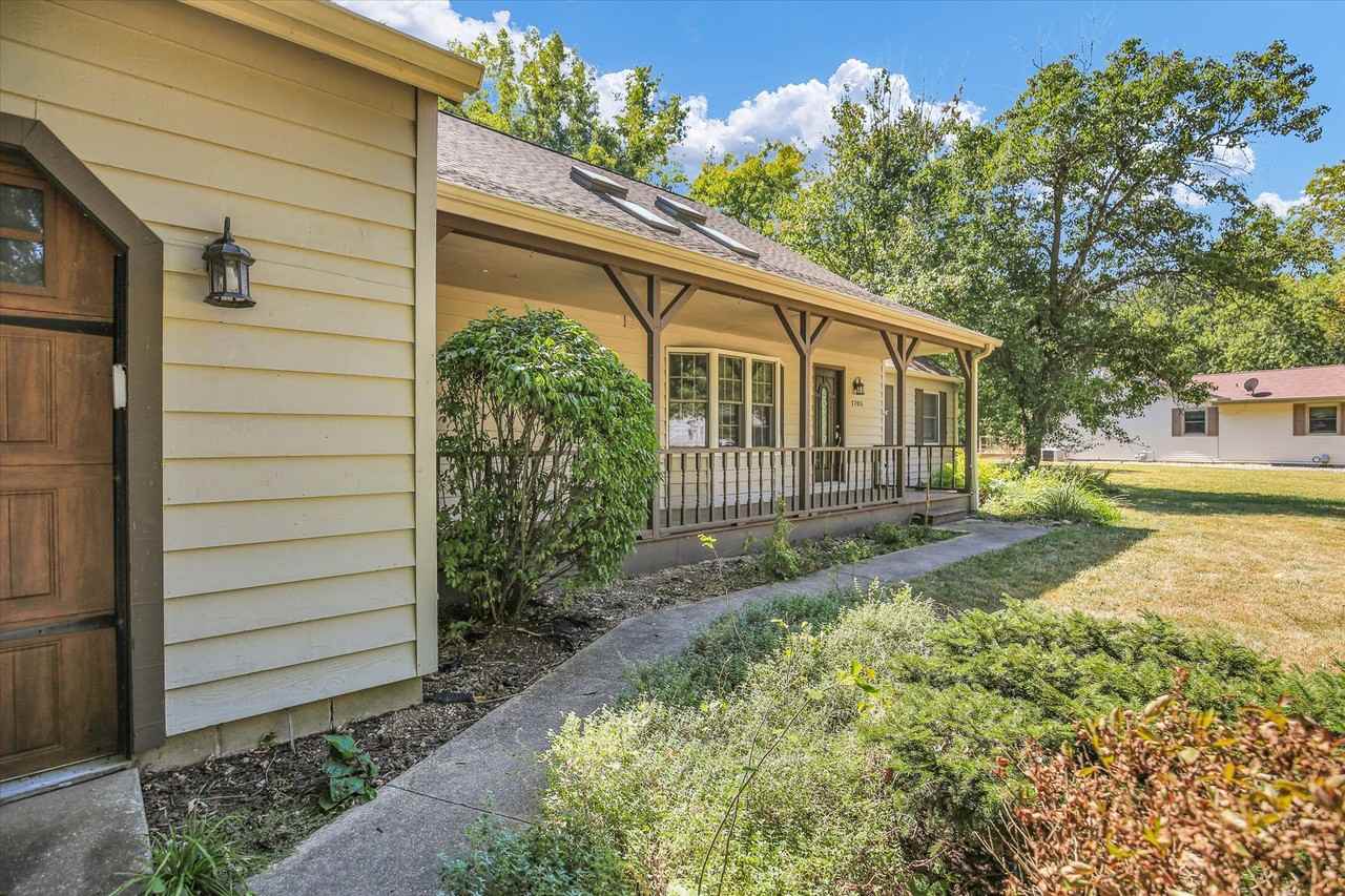 1705 Lake Shore Dr #1 - Photo 4 of 50