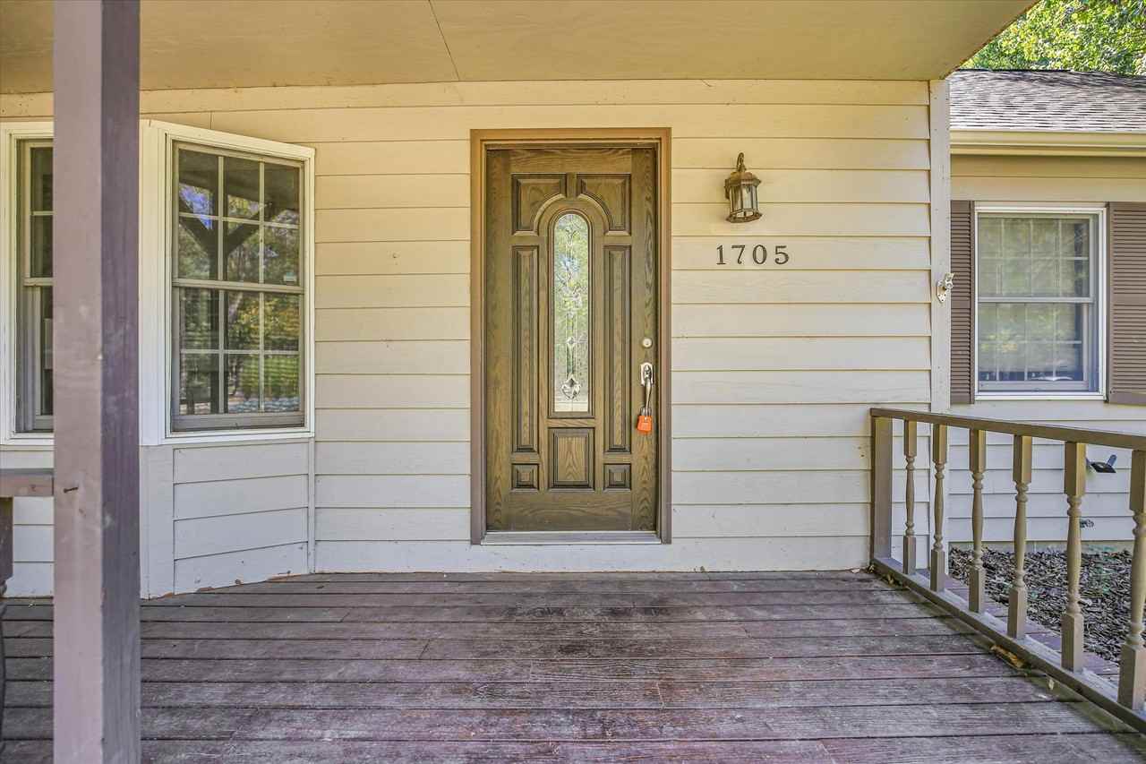 1705 Lake Shore Dr #1 - Photo 6 of 50