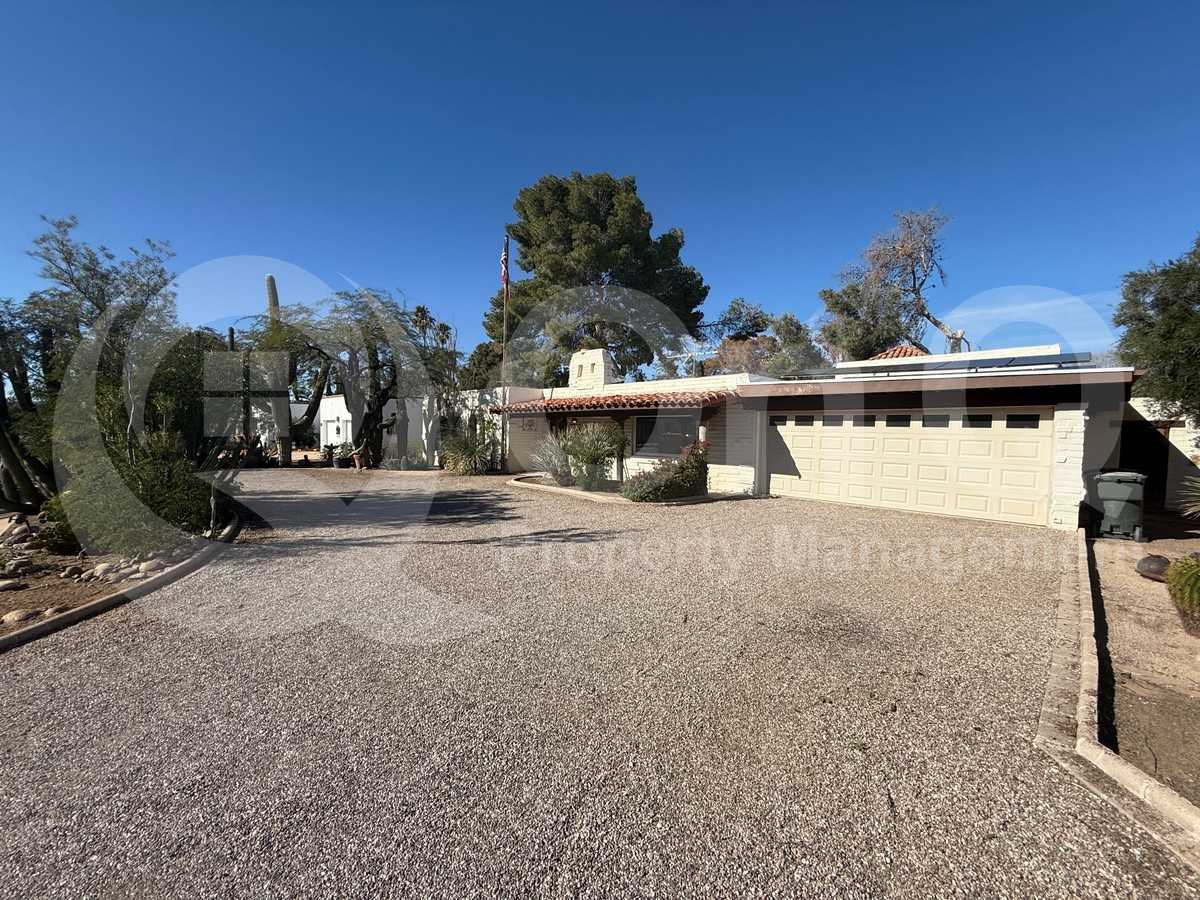 2401 East Mitchell Street