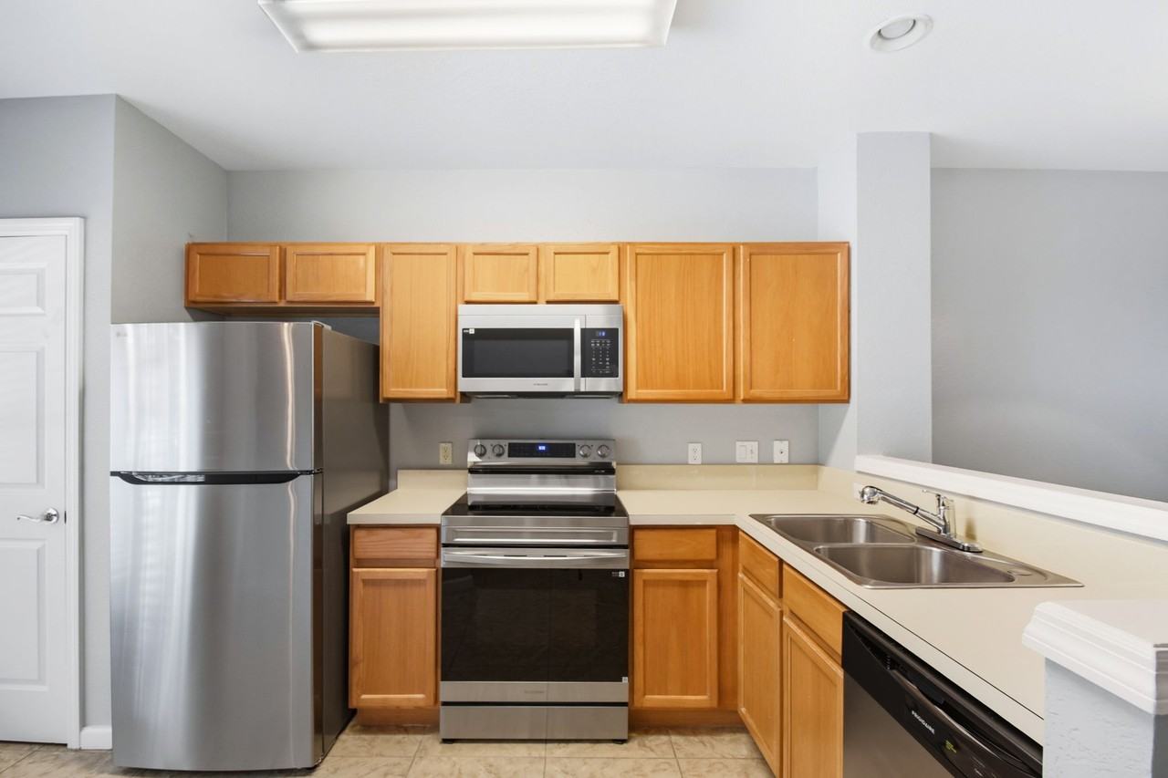 1450 Stockton Dr #1 - Photo 3 of 20