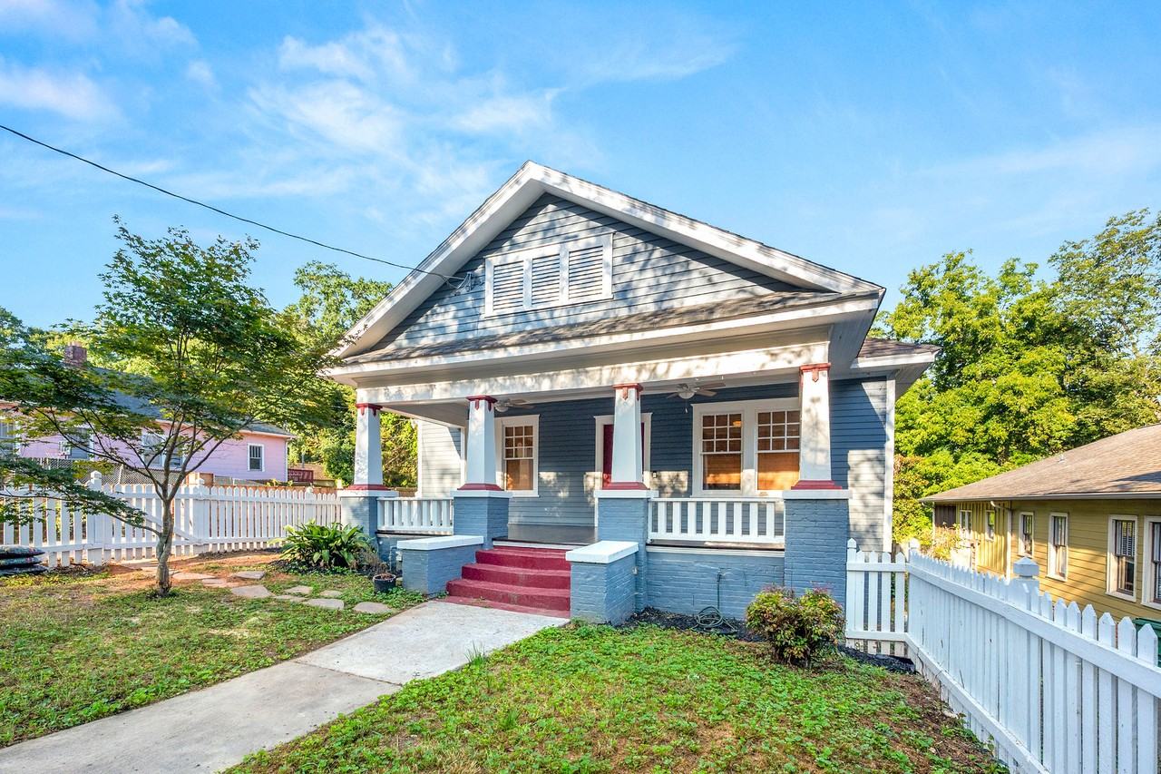 139 East Lake Terrace Southeast #1 - Photo 2 of 22