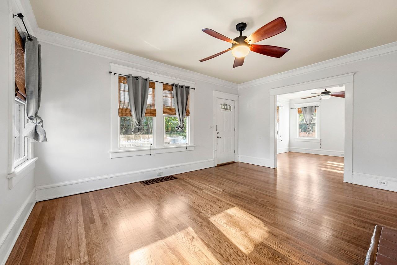 139 East Lake Terrace Southeast #1 - Photo 4 of 22