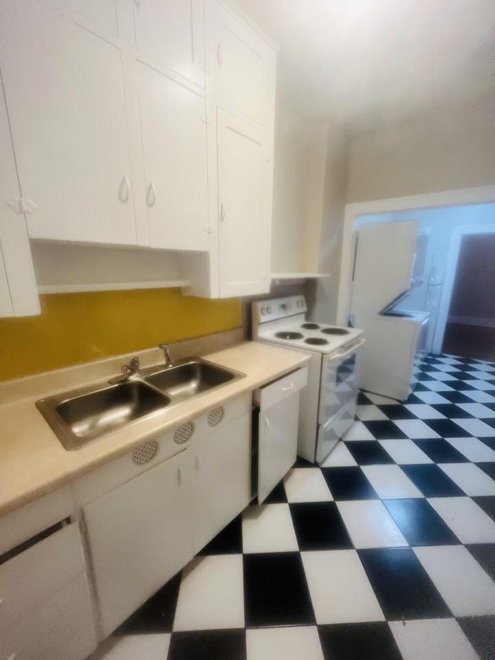 1831 W Park Pl #1 - Photo 4 of 5