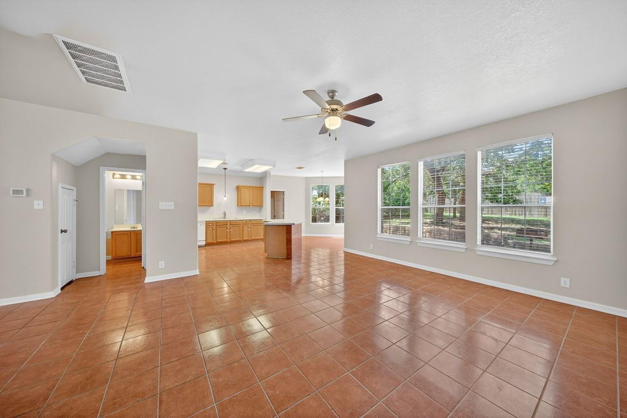 25119 Royal Land #1 - Photo 5 of 33