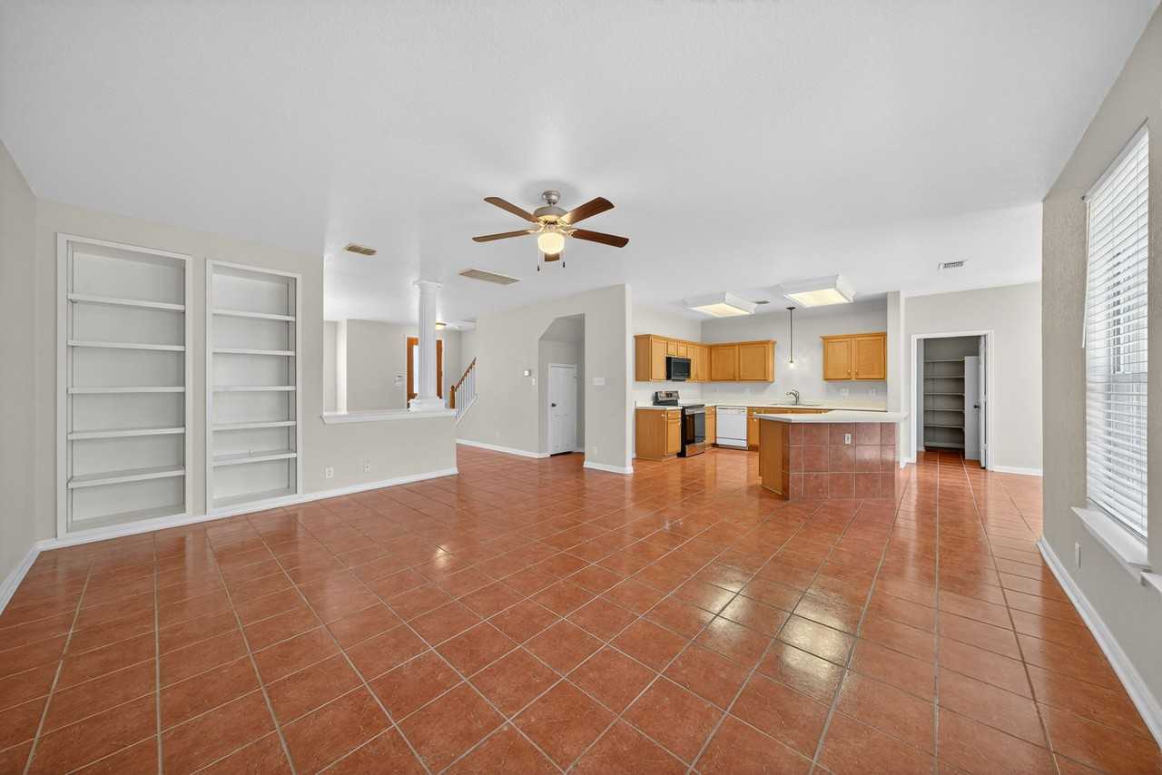 25119 Royal Land #1 - Photo 6 of 33