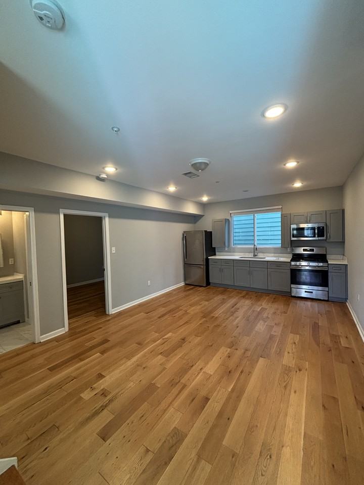 2322 Burgundy Street #C - Photo 5 of 9