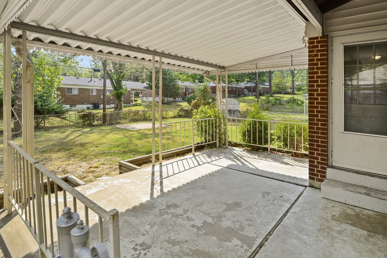 1738 Bradshaw Dr #1 - Photo 3 of 20