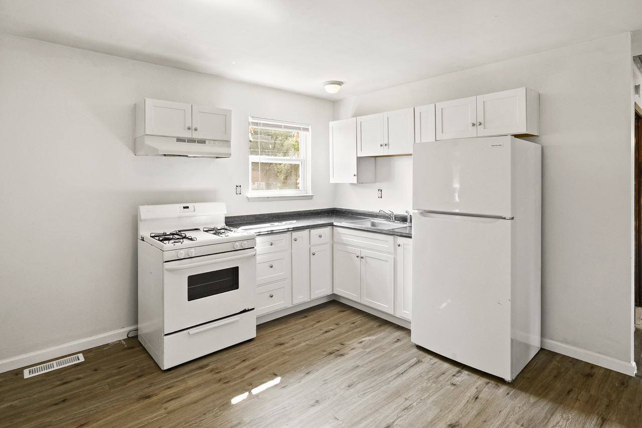 1738 Bradshaw Dr #1 - Photo 7 of 20