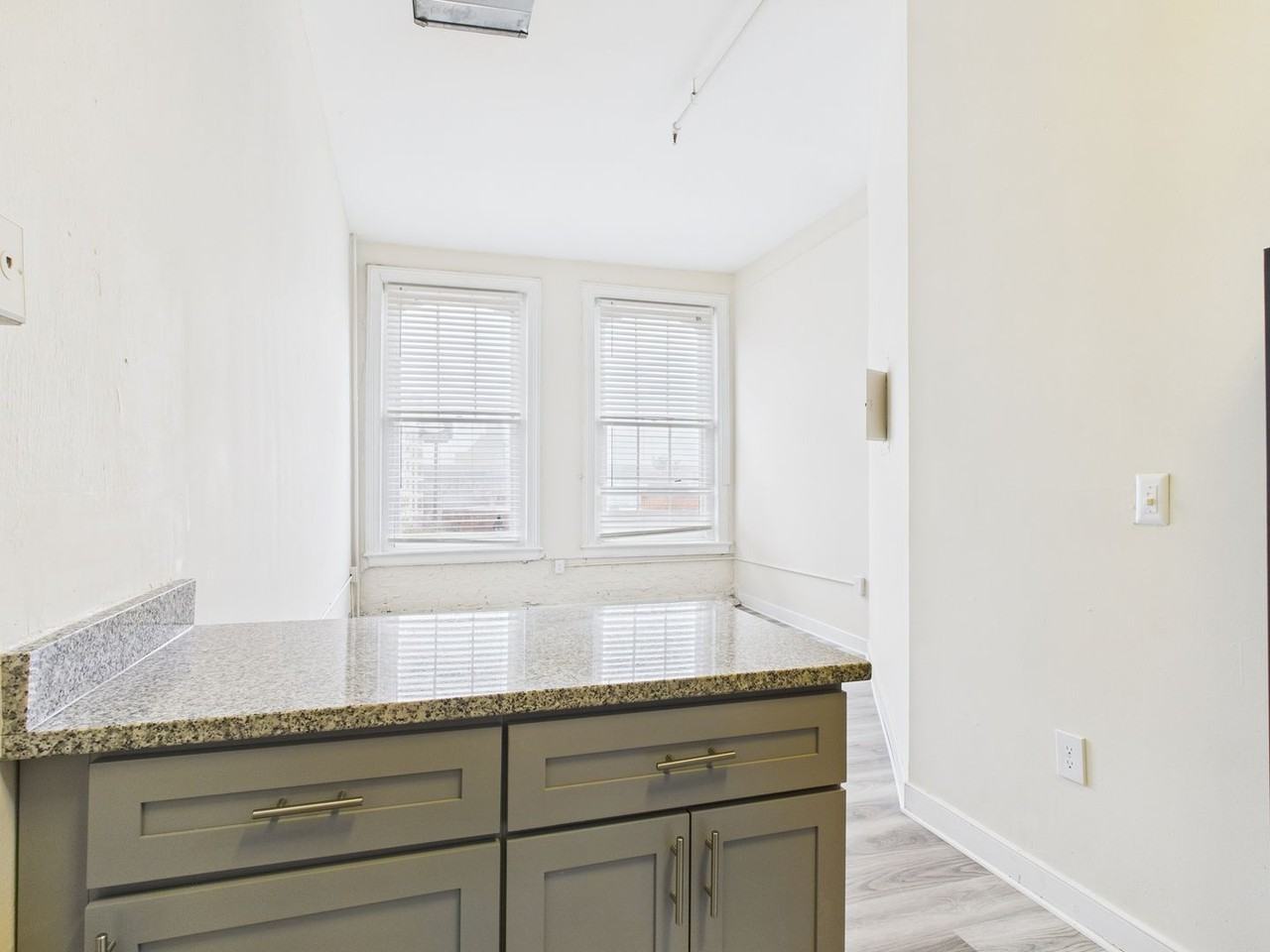 10 S 14th St #206 - Photo 7 of 27