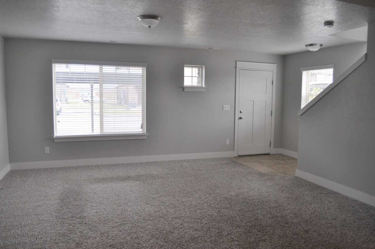 435 W 1400 N #103 - Photo 2 of 11