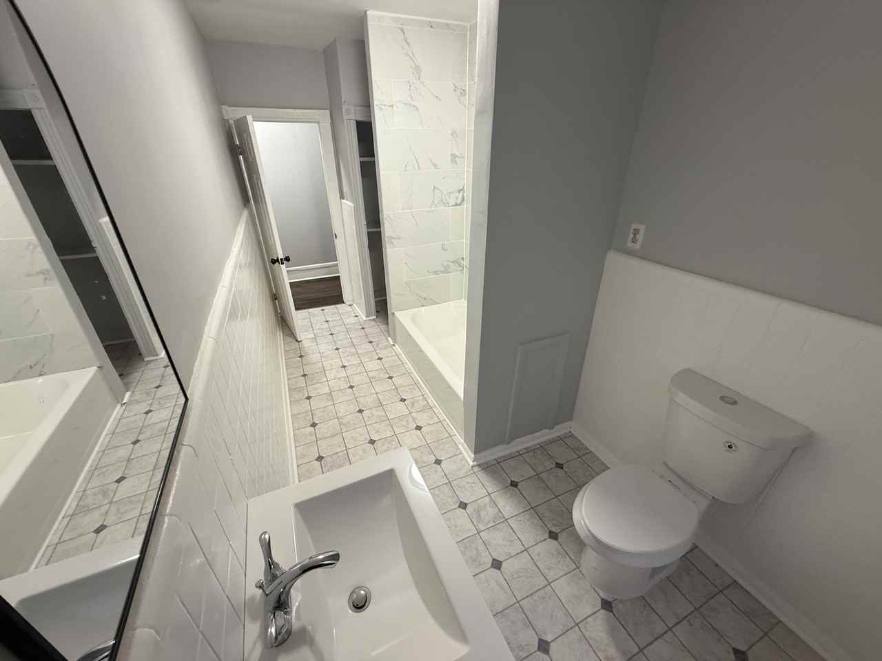 1107 Louis Street #B - Photo 5 of 19