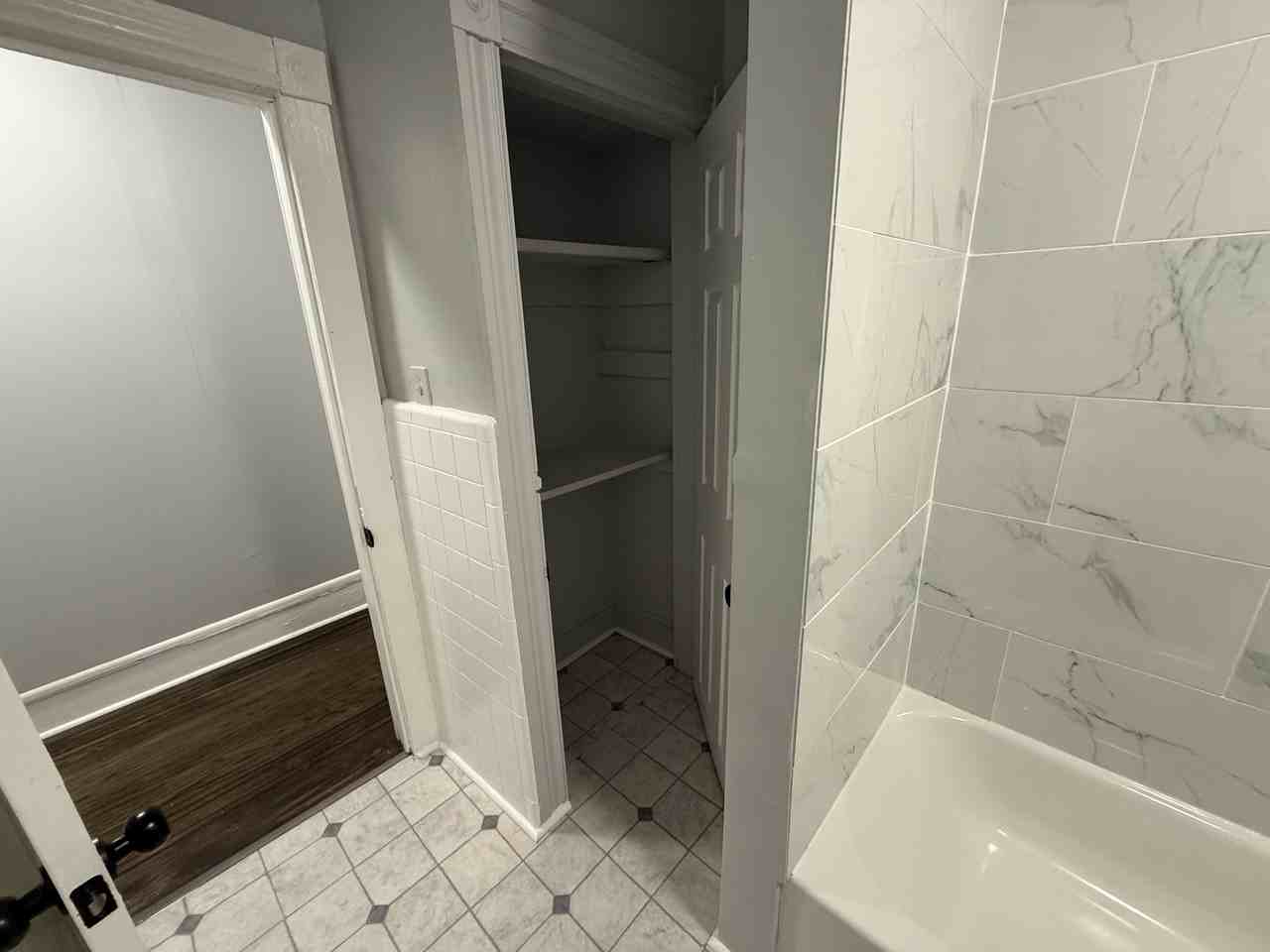 1107 Louis Street #B - Photo 6 of 19