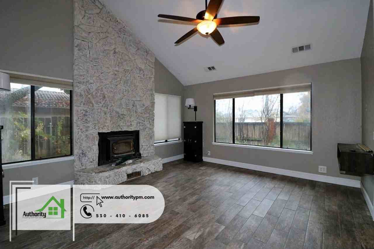 1232 Hawthorne Avenue - Photo 5 of 25