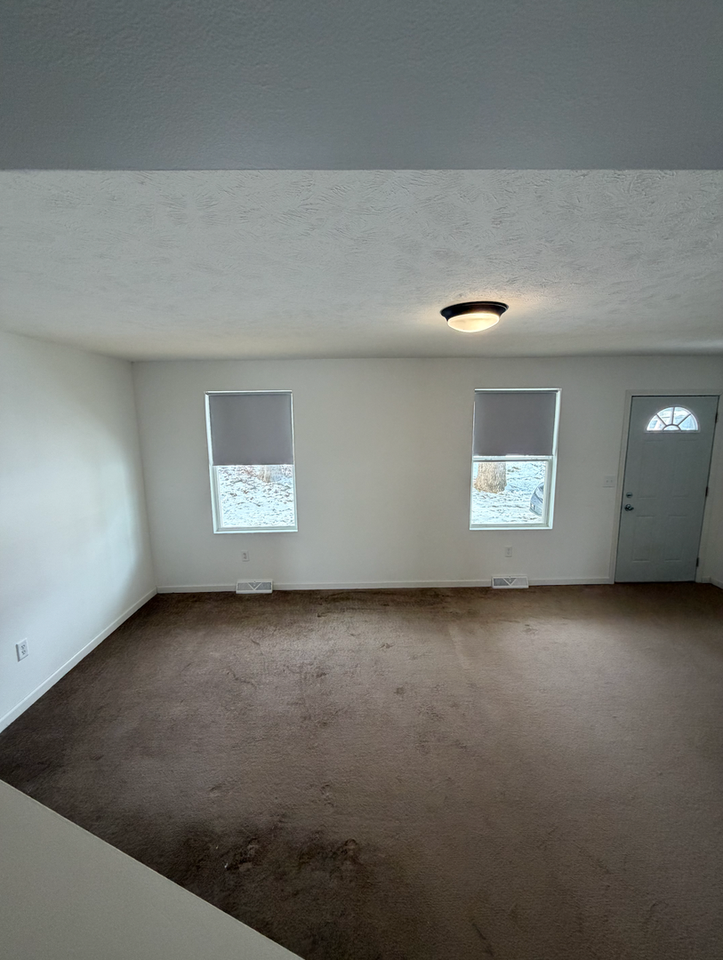 115 Oak Street - Photo 2 of 5