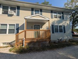 featured image of 422 N Sheldon St #1