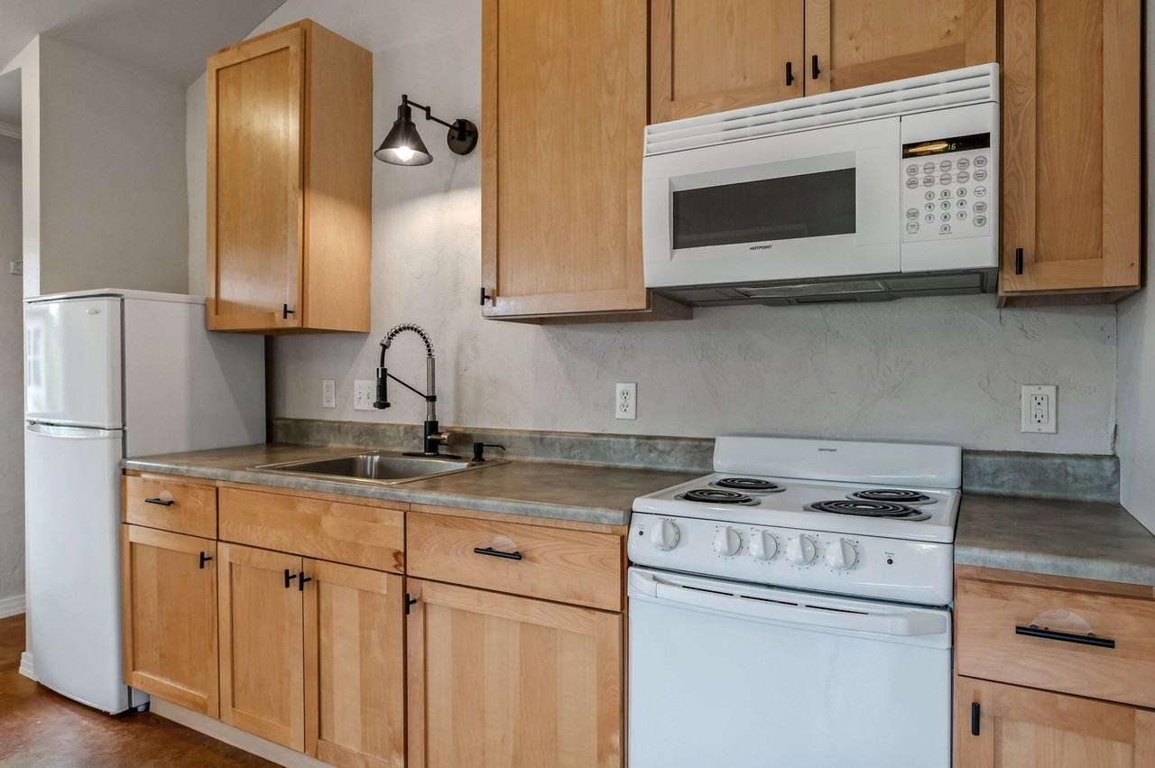 901 Spruce Street #E - Photo 3 of 29