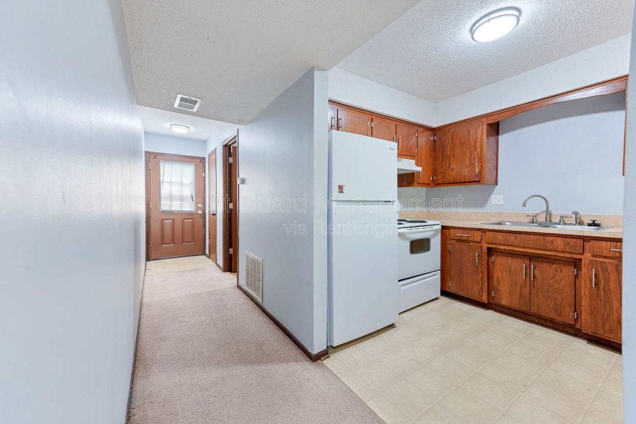 7015 N Chas Dr #C - Photo 3 of 25