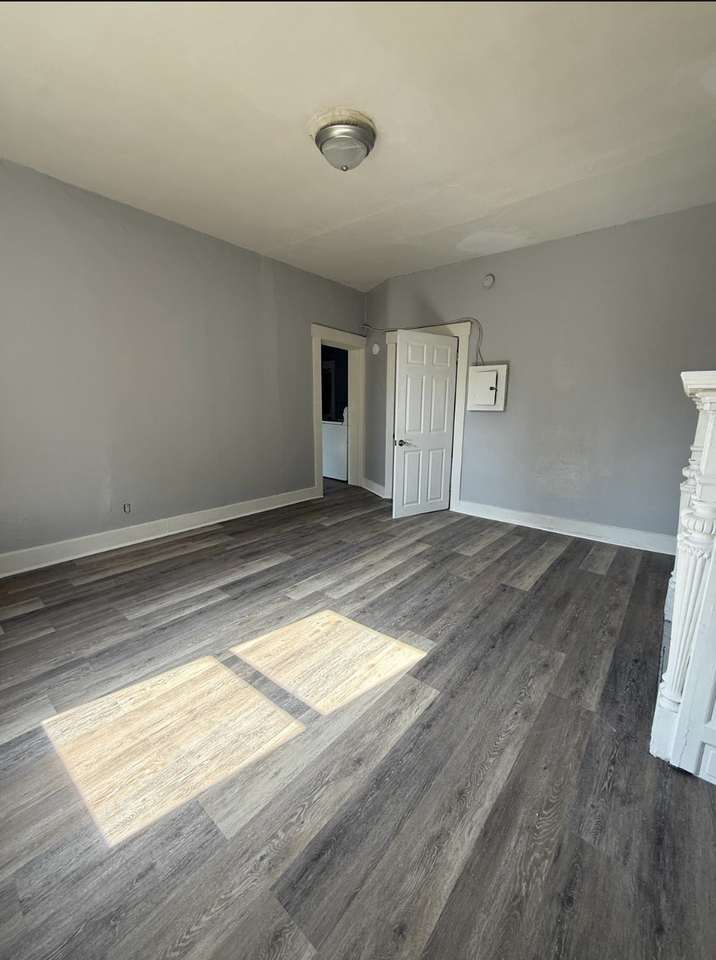 2005 Wayne Ave #2 - Photo 7 of 11