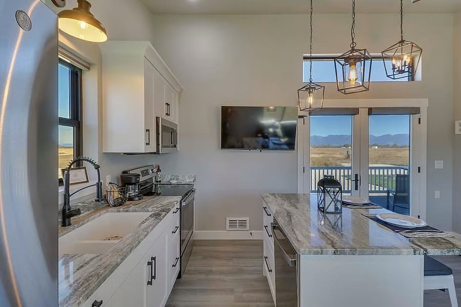 1030 Farmhouse Ln #1030 - Photo 2 of 10