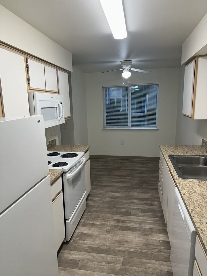 Dearborn Square Apartments - Photo 2 of 15