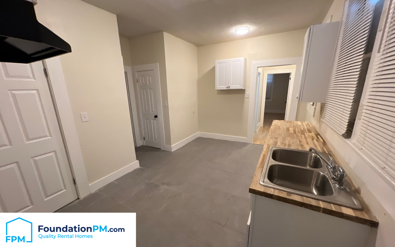 1683 Walker Ave #1 - Photo 4 of 24