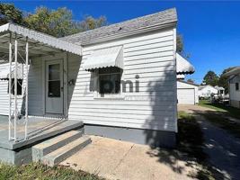 featured image of 1910 West Grand Avenue