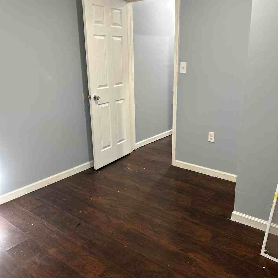 608 608 West 6th StreetApt 1 #1 - Photo 5 of 5