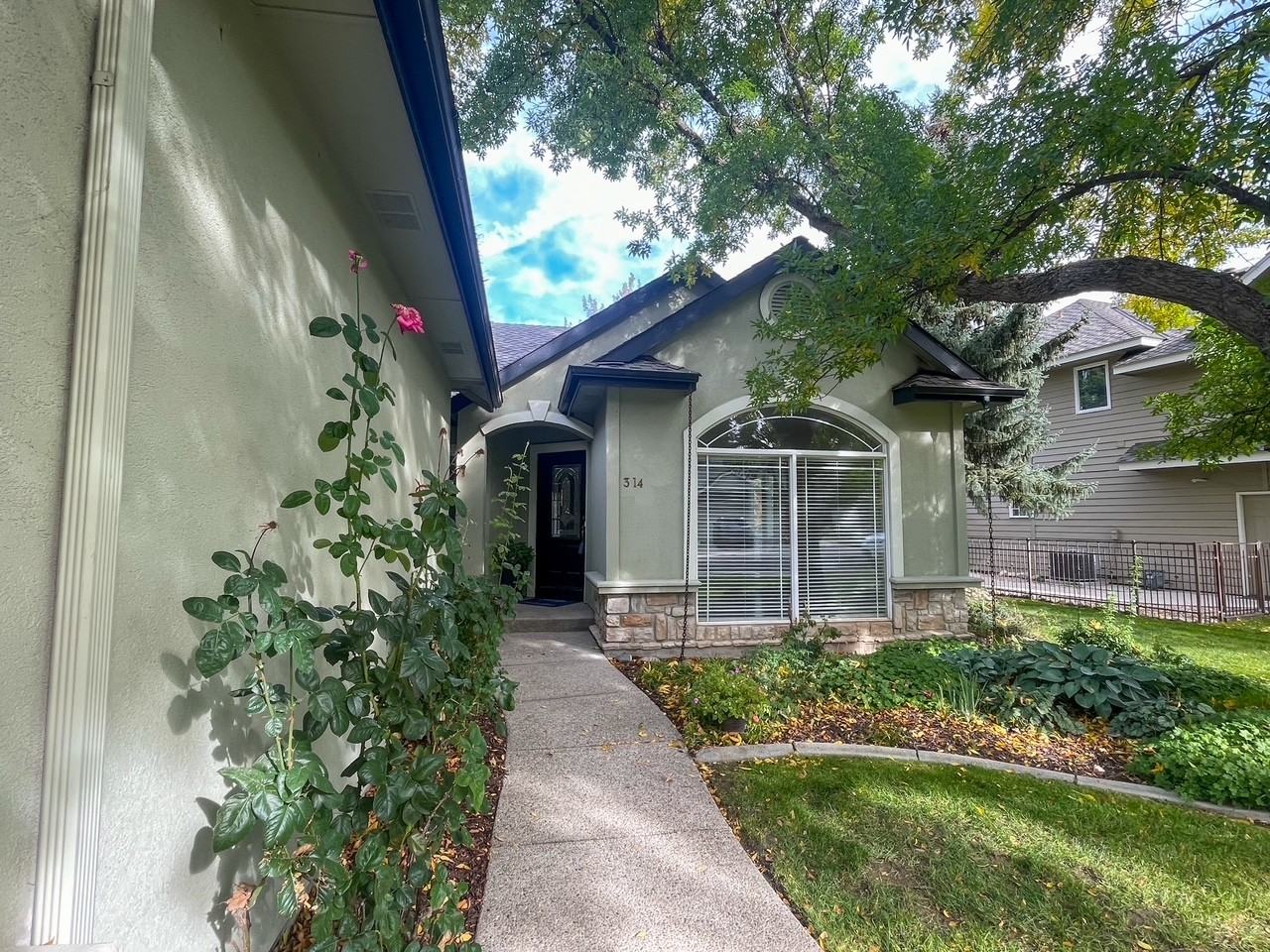 314 East Trailside Drive #1 - Photo 3 of 44